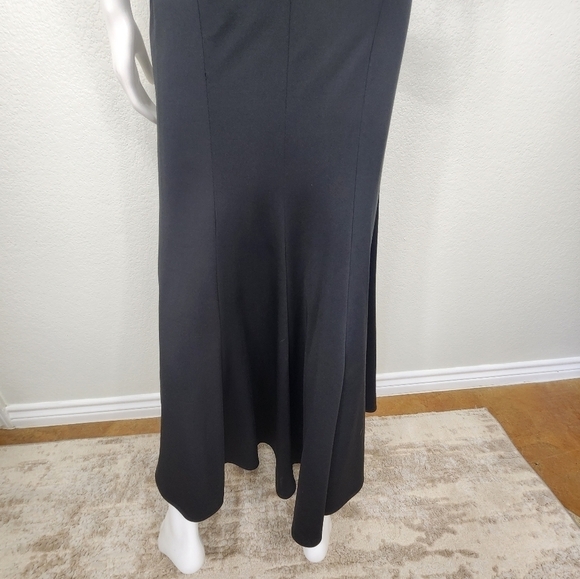 Lucci Lu Sleeveless Off Shoulder Black Formal Fishtail Gown Size 8 - Picture 9 of 13